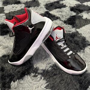 NWOT
Air Jordan Max Aura 2 GS 'Black Cement' (2020)